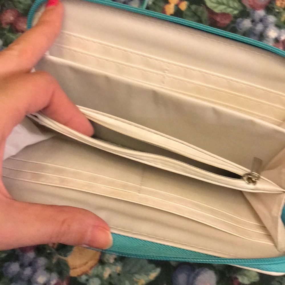 Ladies Wallet - Picture 3 of 4